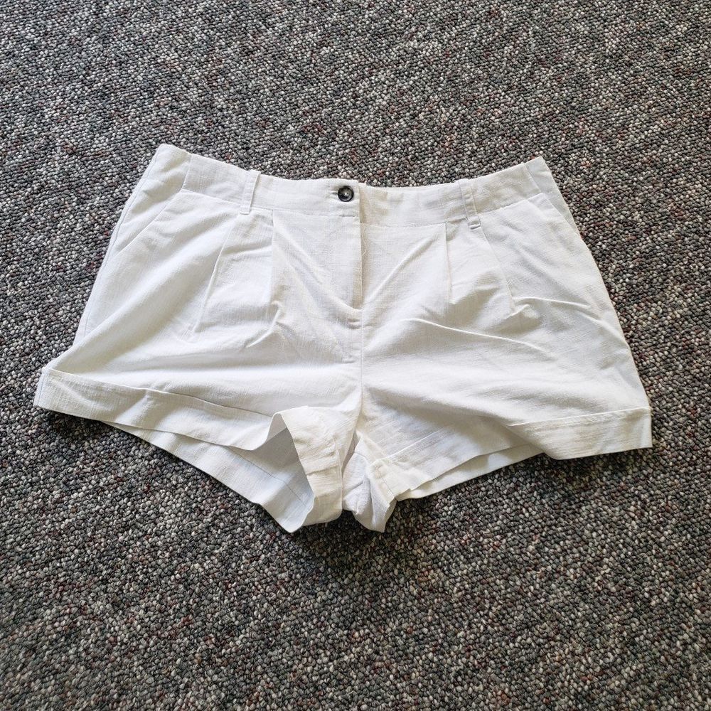 Y2K White Cuffed Shorts